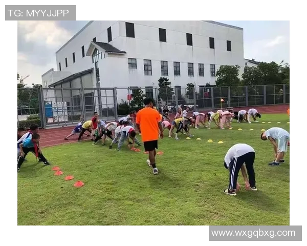 欧洲足球明星用英语畅谈职业生涯与生活点滴的精彩瞬间